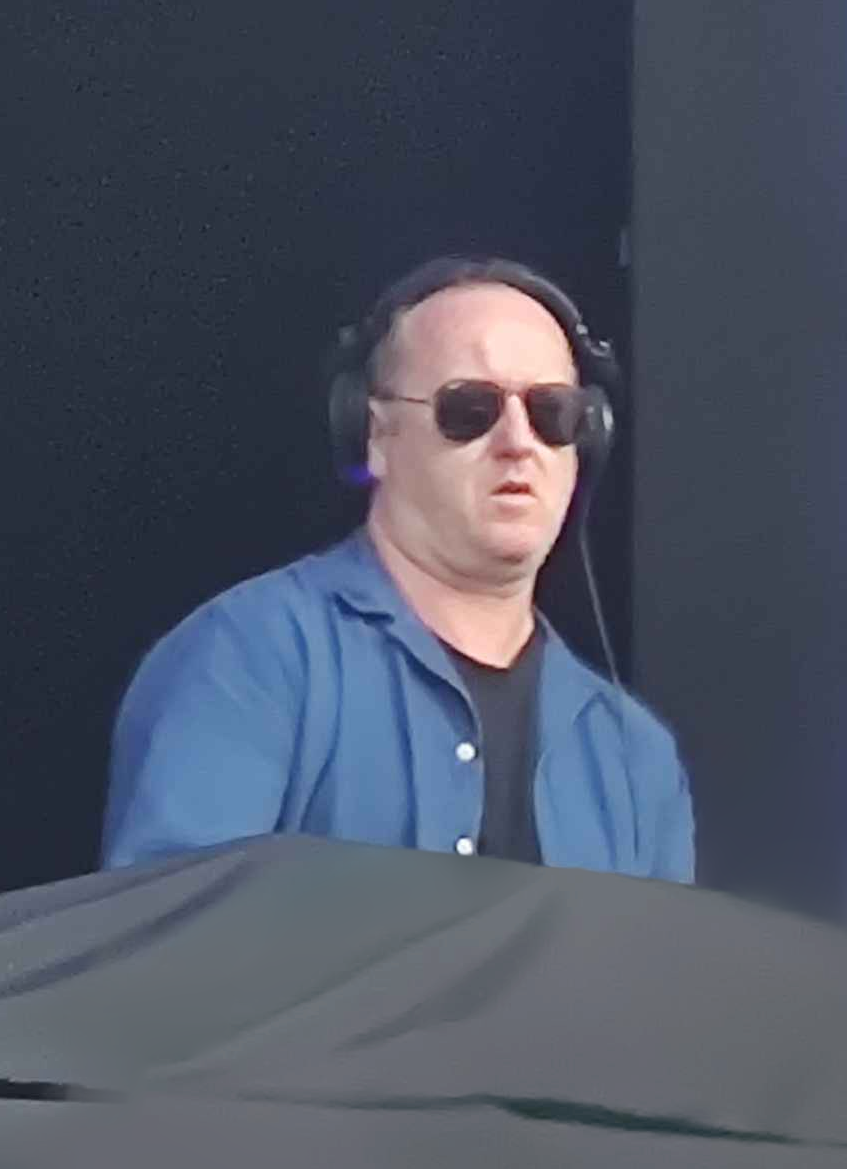 sasha kaun net worth - Article 2